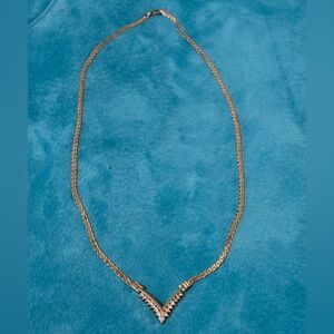 🌹 14K Gold V~Shape Diamond Necklace 18” 🌹